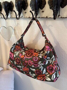 NWOT  Vera Bradley Flowers Marcelle Shoulder Bag